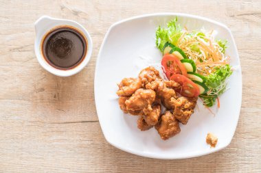 kızarmış piliç tonkatsu sos ile