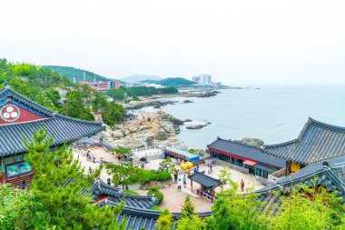 Busan, Güney Kore-Temmuz 11,2017: Turistik ziyaret Haedong Yonggung 