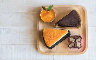 kek, turuncu fincan kek, altın konu pasta ve çikolata Şip Şak