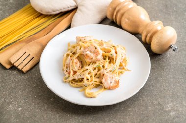 karides ile Fettuccini makarna