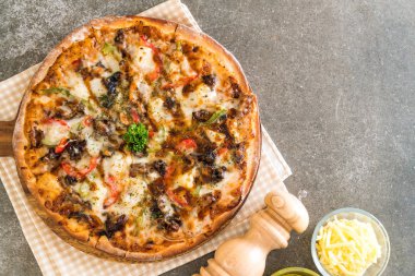 Barbekü domuz eti pizza