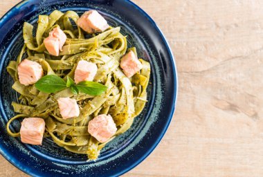 ıspanak fettuccine somon ile