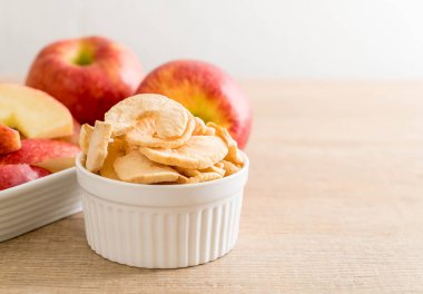 Kurutulmuş elma cips