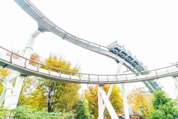 Osaka, Japonya - 21 Kasım 2016: Roller coaster Universal Studios — Stok fotoğraf