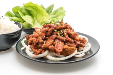 Baharatlı Kore soslu (bulgogi kızarmış domuz eti)