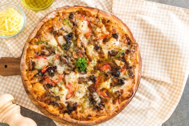 Barbekü domuz eti pizza