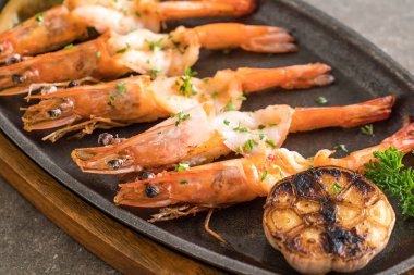 gebakken garnalen met knoflook 