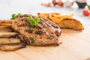 Sebzeli ızgara tavuk biftek 