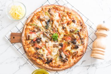 Barbekü domuz eti pizza