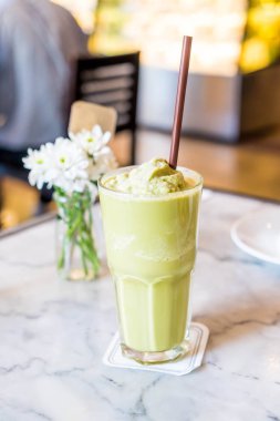 Matcha yeşil çay frappe