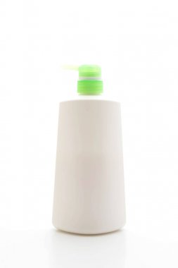 şampuan şişesi üzerinde beyaz izole 