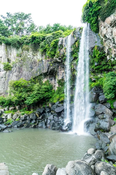 Cachoeira Jeongbang na ilha de jeju — Fotografia de Stock