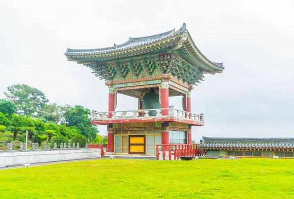 Yakcheonsa templet i Jeju Island, Sydkorea — Stockfoto