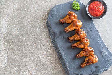 Barbekü tavuk kanadı