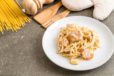 karides ile Fettuccini makarna