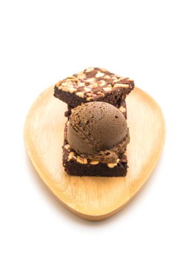 Çikolatalı dondurma ile çikolatalı kek