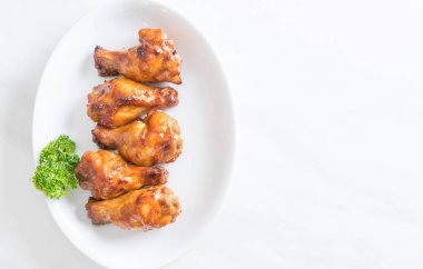 Barbekü tavuk kanadı