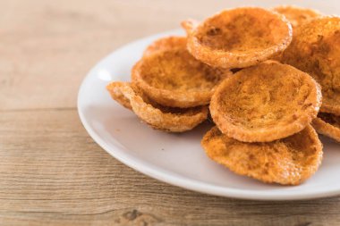 kurutulmuş rendelenmiş domuz etinin pirinç kraker