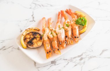 gebakken garnalen met knoflook 