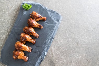 Barbekü tavuk kanadı