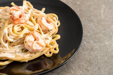 karides ile Fettuccini makarna