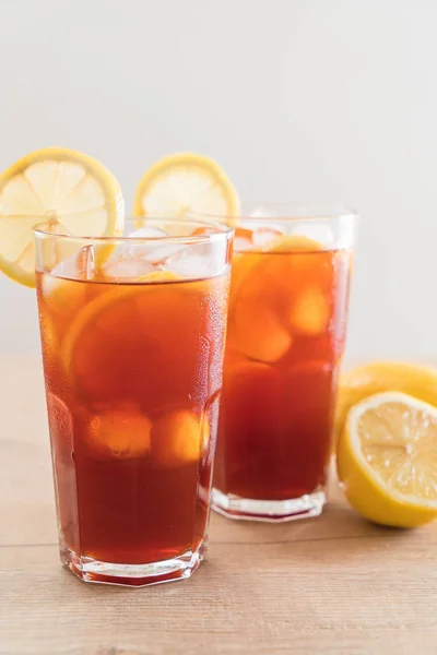 Лимонний чай з льодом — стокове фото
