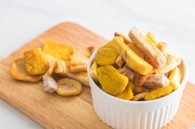 meyve yongaları karıştırın