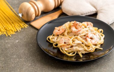 karides ile Fettuccini makarna