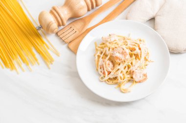 karides ile Fettuccini makarna