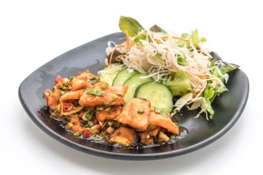 Kızarmış somon baharatlı salata