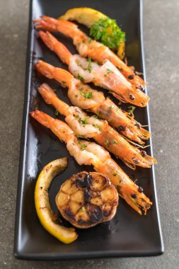 gebakken garnalen met knoflook 