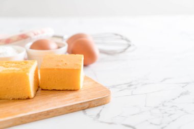 Ev yapımı turuncu kek