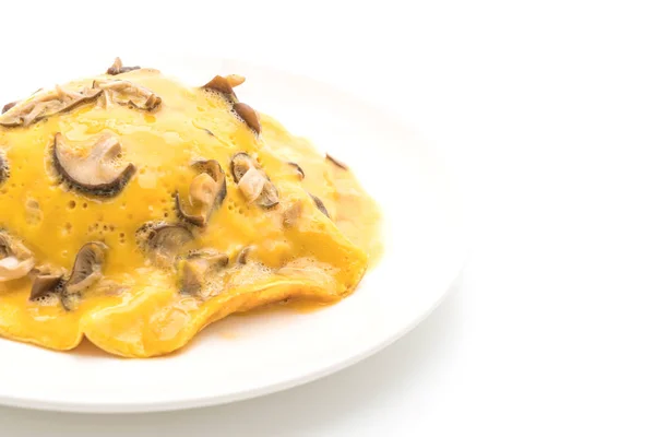 Omelette crémeuse aux champignons sur riz — Photo