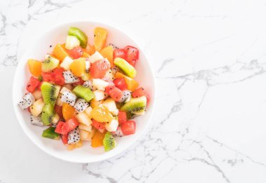 dilimlenmiş meyve karışımı 