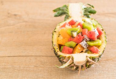 dilimlenmiş meyve karışımı 