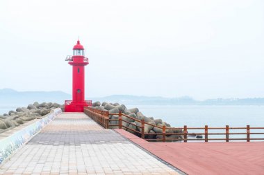Jeju adasında kırmızı fener