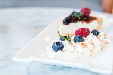 yaban mersini peynirli kek