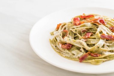 ıspanak fettuccini makarna pastırma ile