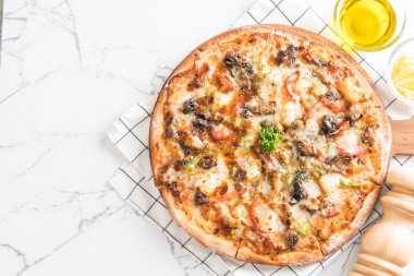 Barbekü domuz eti pizza