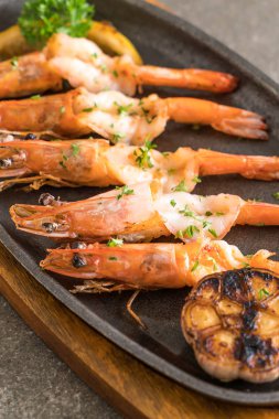 gebakken garnalen met knoflook 