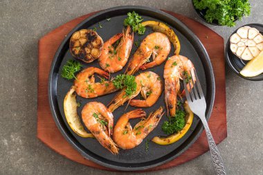 gebakken garnalen met knoflook 