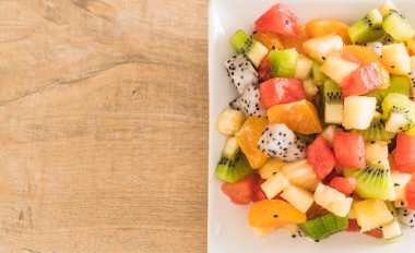 dilimlenmiş meyve karışımı 