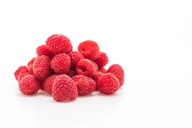 beyaz üzerine taze rasberry