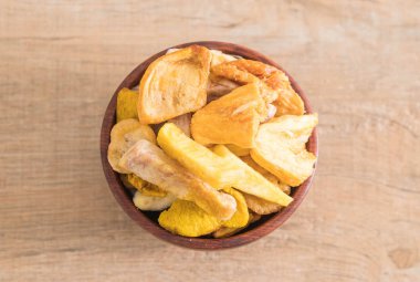 meyve yongaları karıştırın