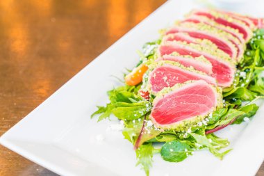 Ham ton balıklı salata