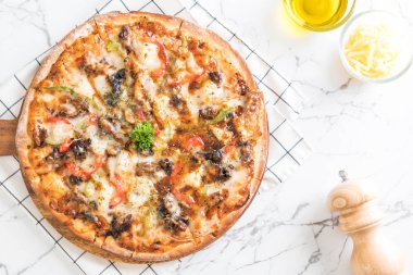 Barbekü domuz eti pizza