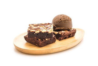 Çikolatalı dondurma ile çikolatalı kek