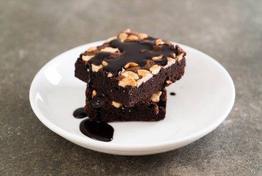 çikolata soslu çikolatalı kek