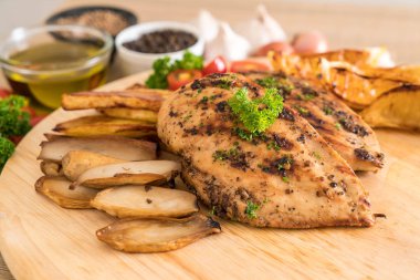 Sebzeli ızgara tavuk biftek 