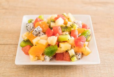 dilimlenmiş meyve karışımı 